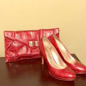 Sexy red snakeskin pumps!